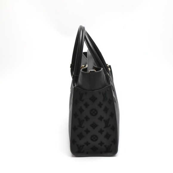 Louis Vuitton On My Side MM Monogram Tuftage Shoulder Bag - Picture 3 of 14
